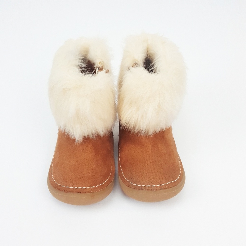 Osh Kosh Genuine Kids Baby Boots (size 2)